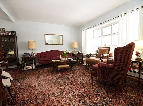 3rd image of 3247 Beaver Dr