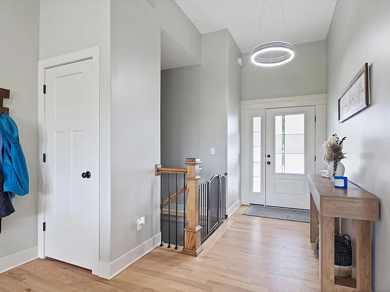2210 Piedmont Pl — Photo 31