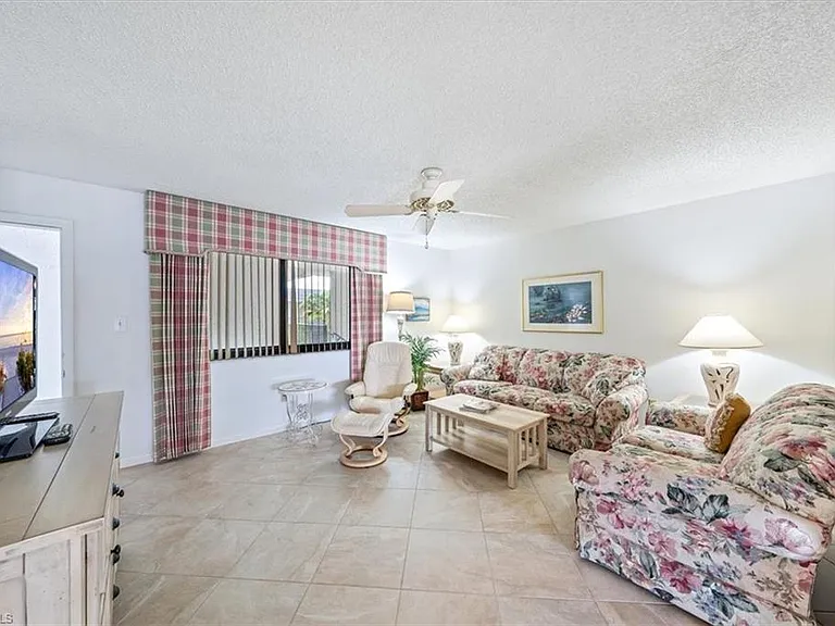 788 Park Shore Dr #D30 — Photo 4