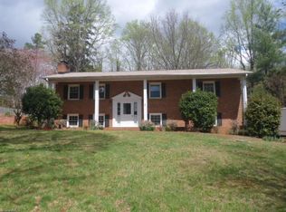 6103 Winview Heights St, Clemmons, NC 27012