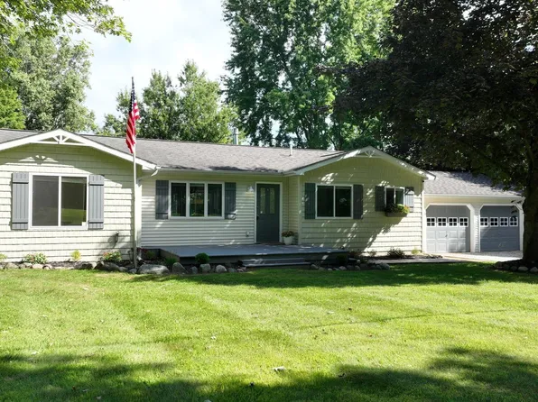 102 W Sawdust Corners Rd, Lapeer, MI 48446