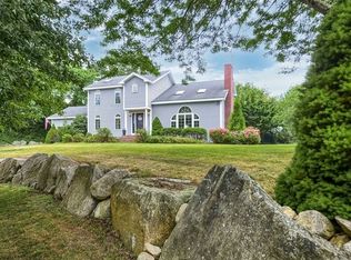 4 Vineyard Ln, Dartmouth, MA 02748