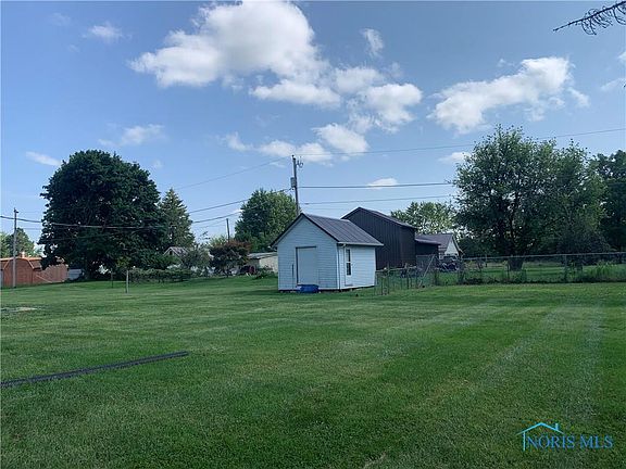 3rd image of 12570 W Axline St