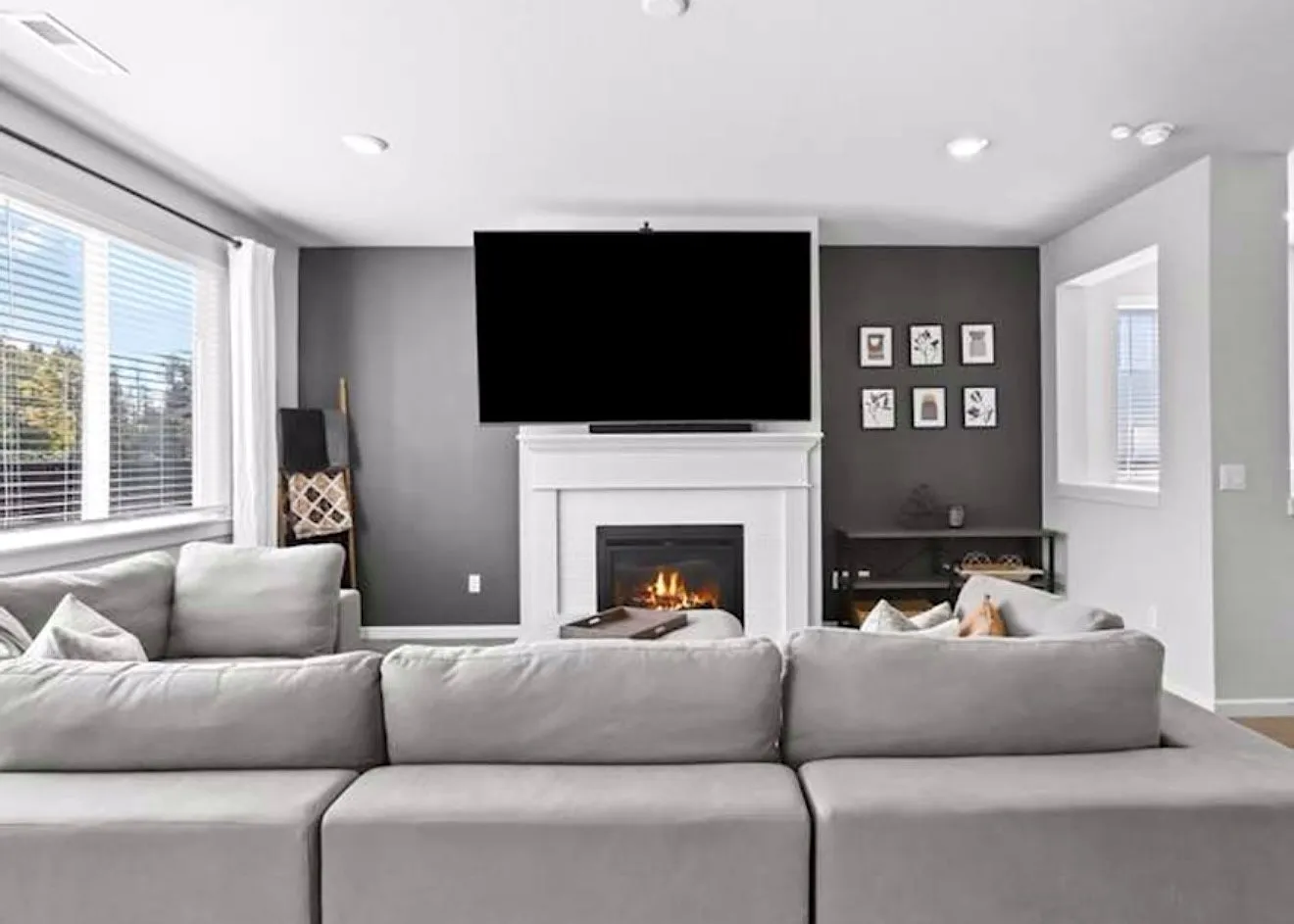 4 bed, 2.5 bath, 2306 sqft, $3,650 — Photo 4