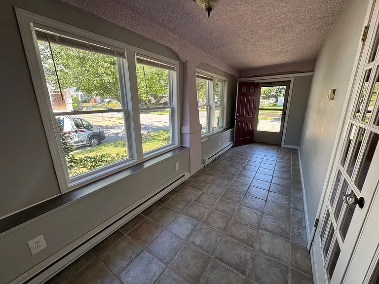110 Laurens St #1 — Photo 6
