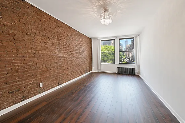 Rented by Oxford Property Group | media 10