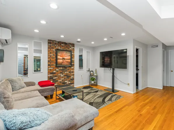 (undisclosed Address), Buchanan, NY 10511