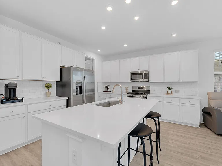 20704 John Gill Dr — Photo 6