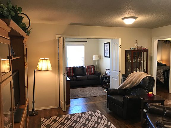 2nd image of 1406 E 38th Pl Unit A
