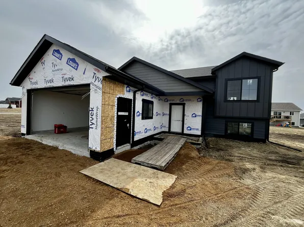 937 Carter St, Brookings, SD 57006