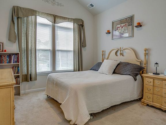 4th image of 2837 Bluestem Ln