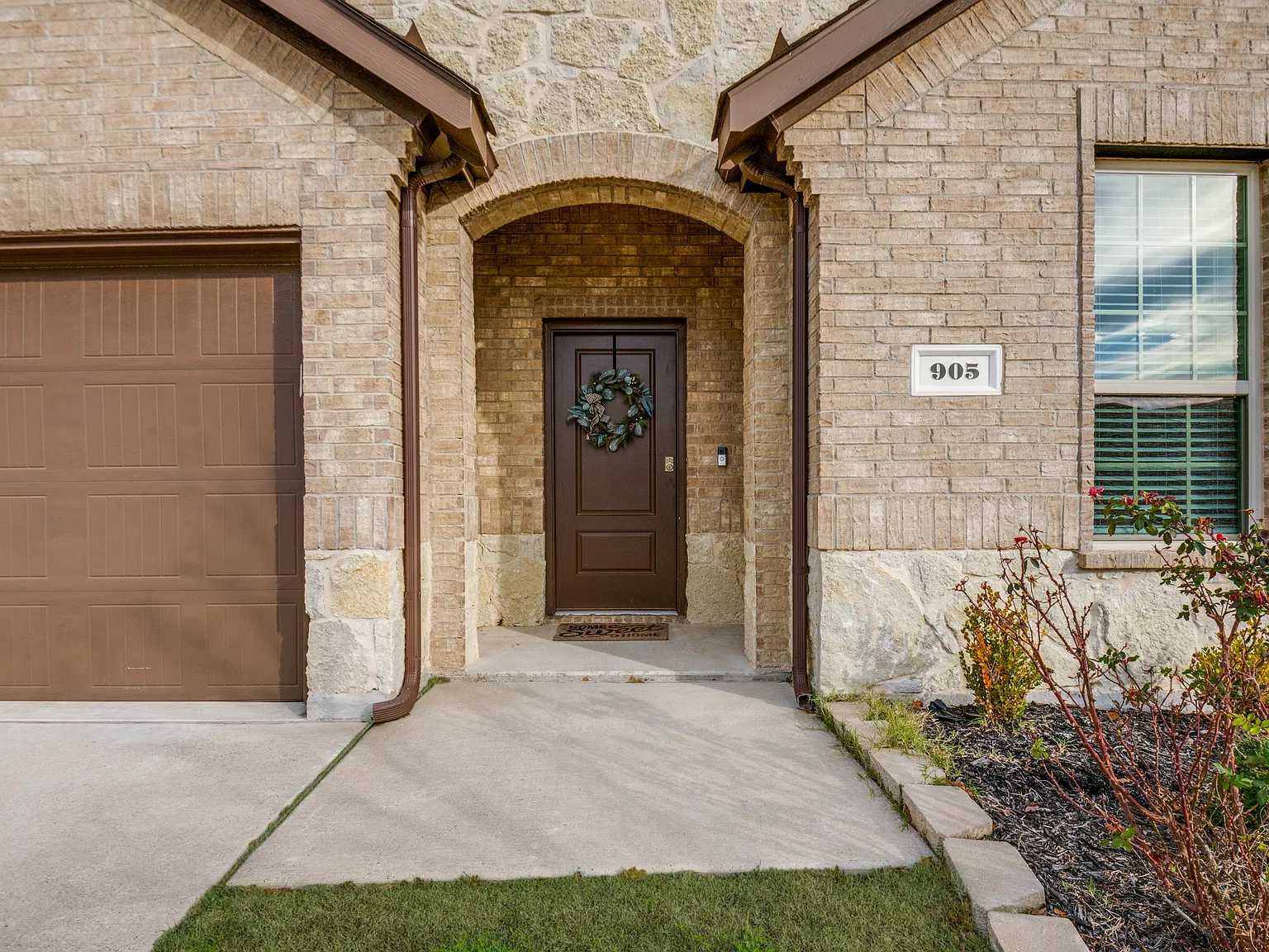 4 bed, 2153 sqft, $2,495 — Photo 3
