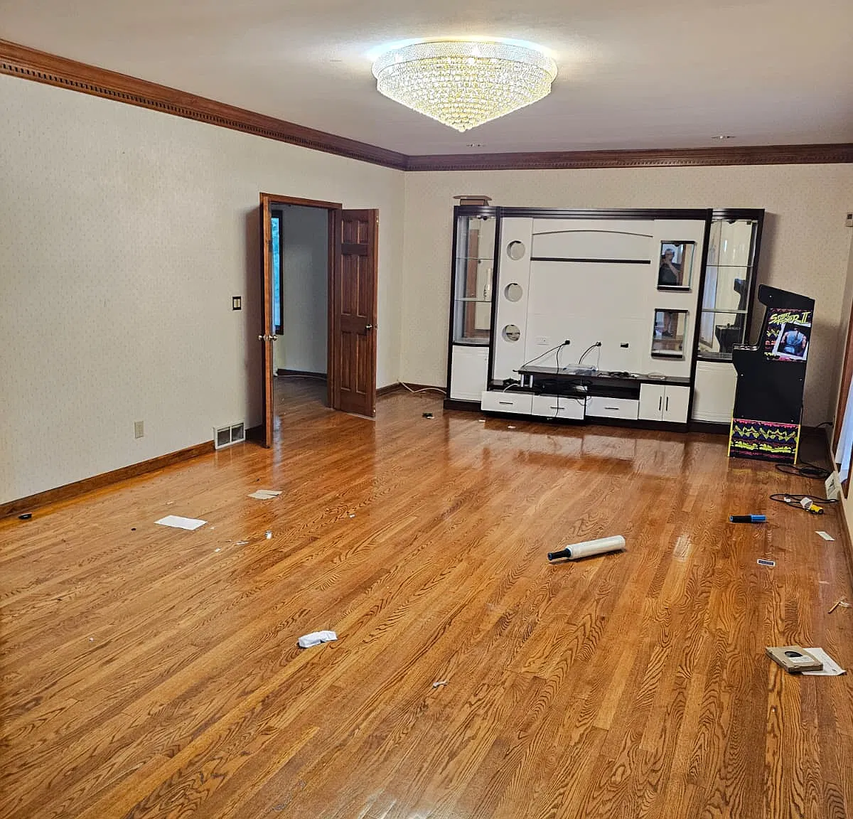 5 bed, 3.5 bath, 3732 sqft, $4,600 — Photo 2