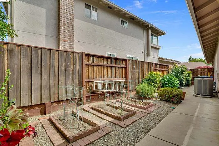 5001 Saint Garrett Ct — Photo 8