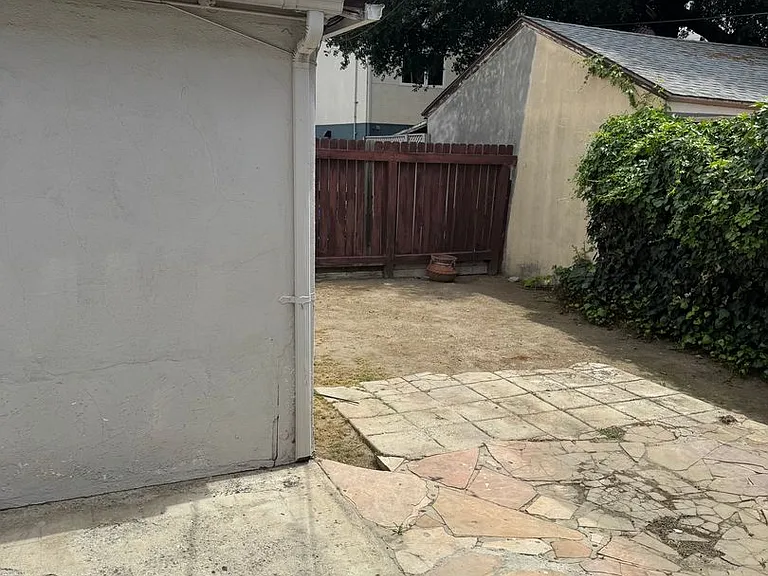 5634 Auckland Ave — Photo 16