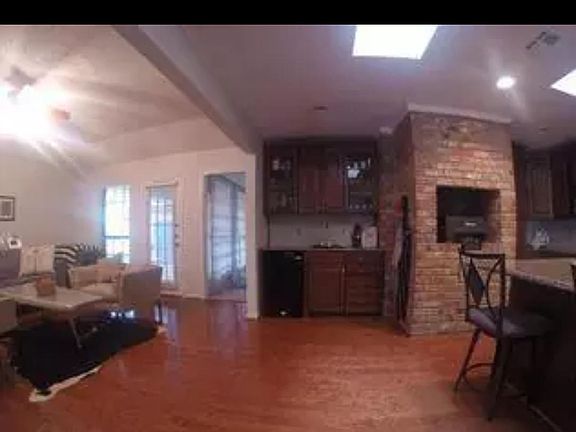 4th image of 23 Hoylake Dr