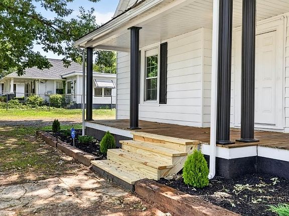 3rd image of 603 Thomas Street