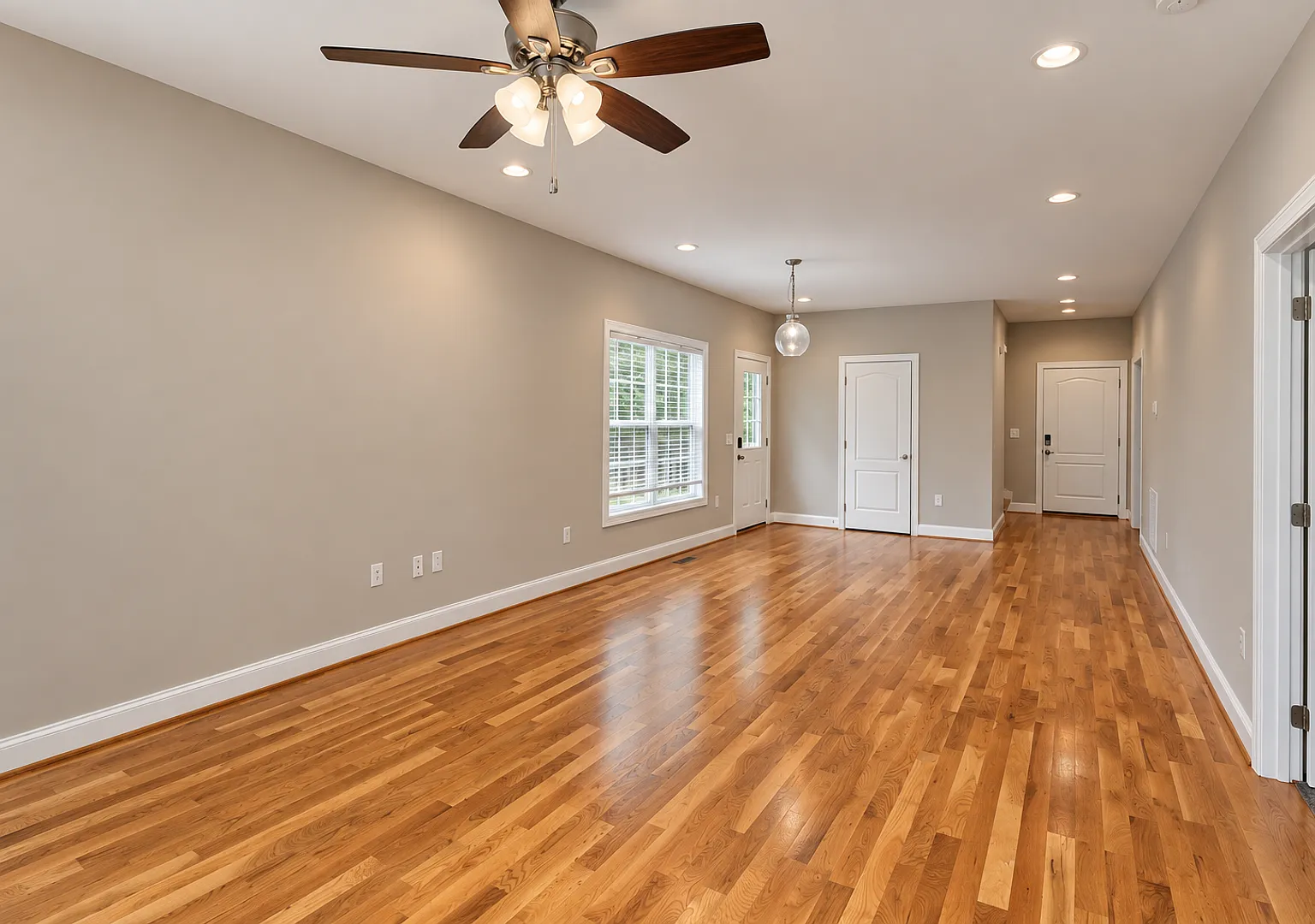 4-Bedroom, 3.5-Bath Home with Large Deck & Easy Access to Hwy 111 — Photo 3