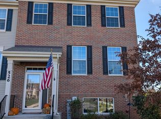 526 Cimmaron Cir, Crystal Lake, IL 60012