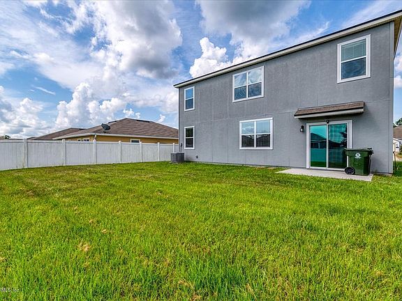 4th image of 3815 Falcon Crest Dr