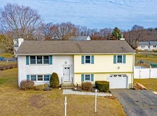 15 Oak Ridge Way, Shrewsbury, MA 01545