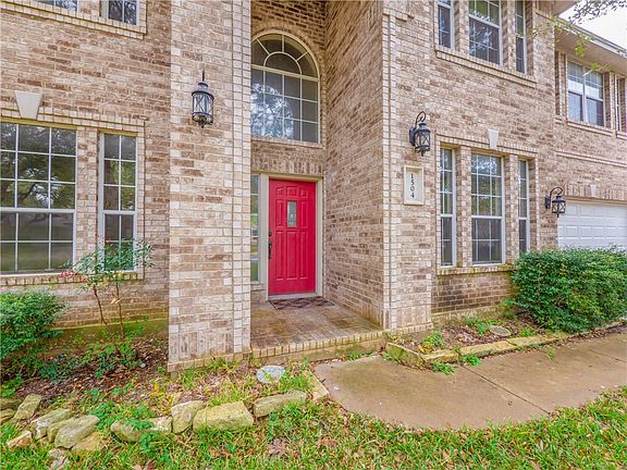 4th image of 1504 Amelia Dr