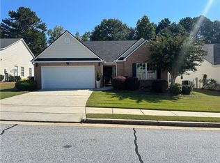 954 Village View Cir, Loganville, GA 30052