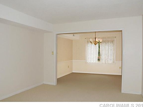 2nd image of 304 N Bass Ln