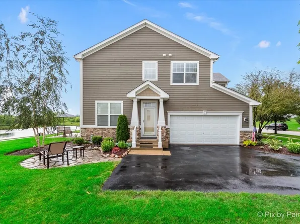 369 Copper Springs Ln, Elgin, IL 60124