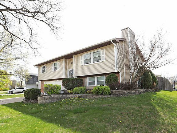 3rd image of 4624 Thornbark Dr