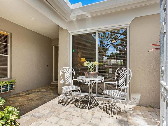 2nd image of 5417 Chantilly #31