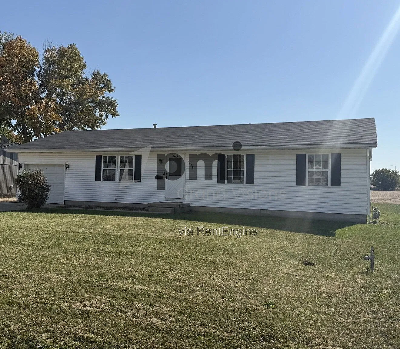 3 bed, 2.0 bath, 1288 sqft, $1,316 — Photo 1