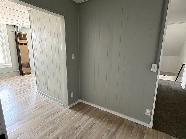 113 E Milwaukee St — Photo 37