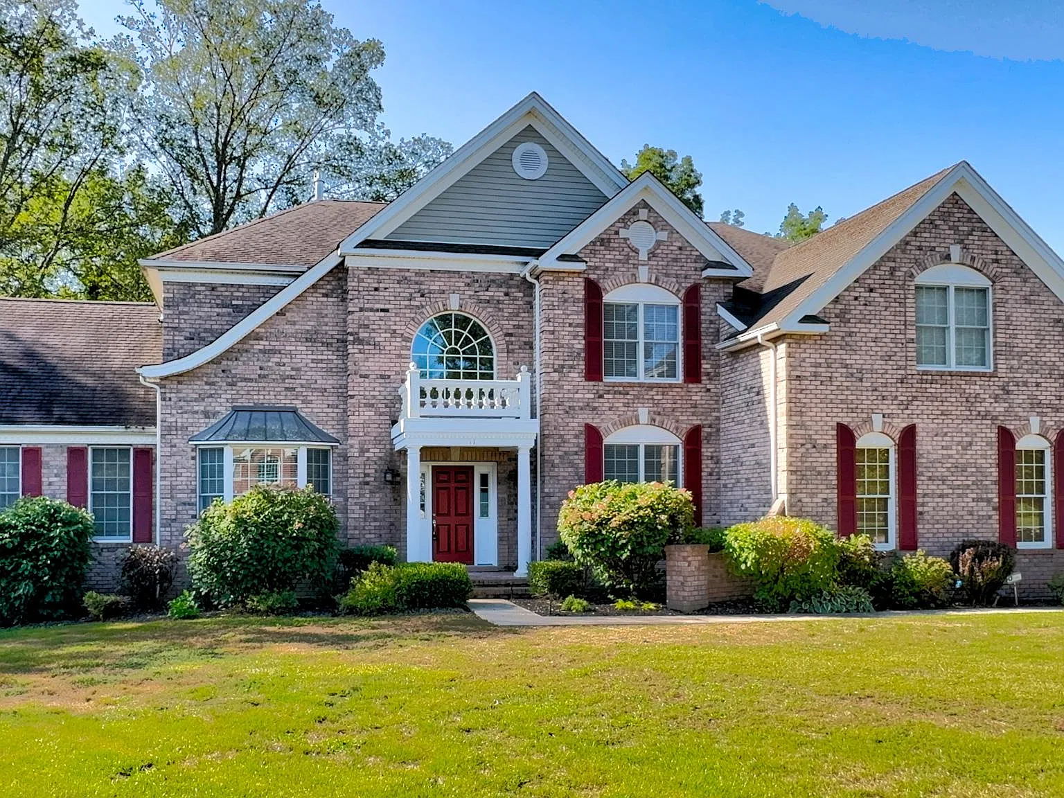 4 bed, 3.5 bath, 4398 sqft, $5,450 — Photo 1