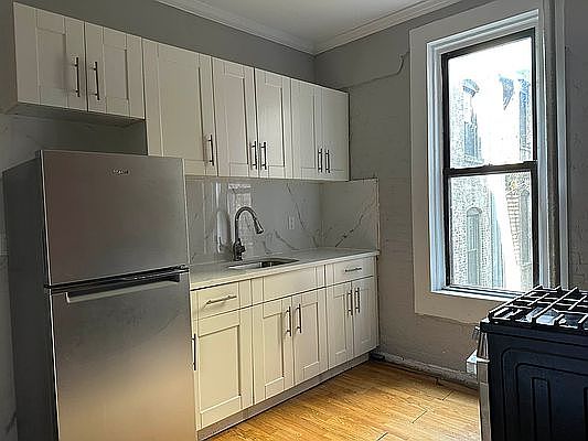 1st image of 124 E 103rd St APT 11
