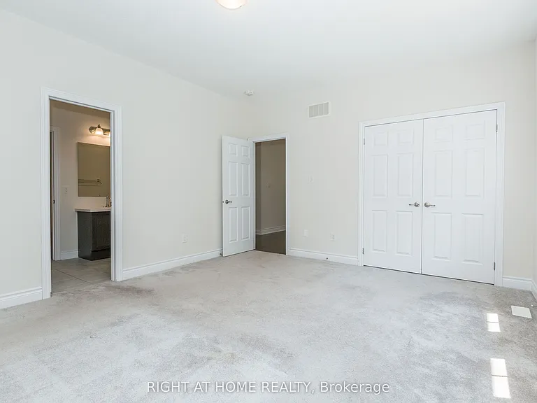 8 Monarch Dr — Photo 25