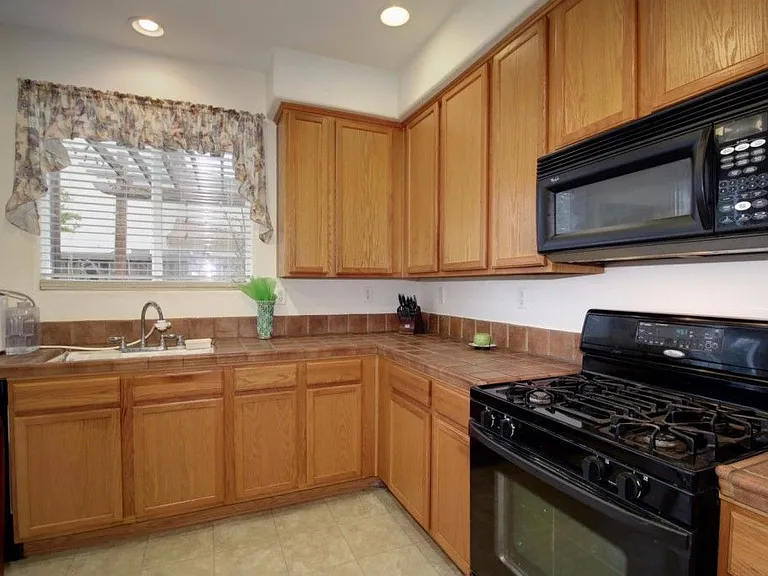 2931 Logansport Way — Photo 5