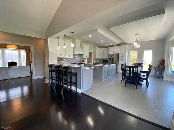 5th image of 9835 Tudor Pl