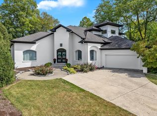 8517 Oakmont Ln, Indianapolis, IN