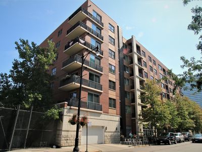 873 N Larrabee St APT 605, Chicago, IL, 60610