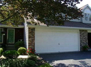 10 Westwood Rd, Lancaster, NY 14086