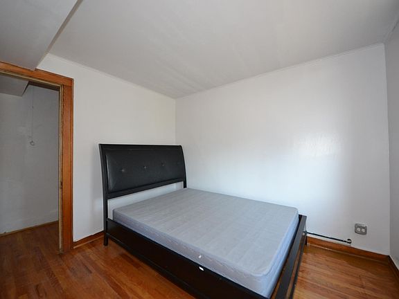 5th image of 3558 S Wood St #2F