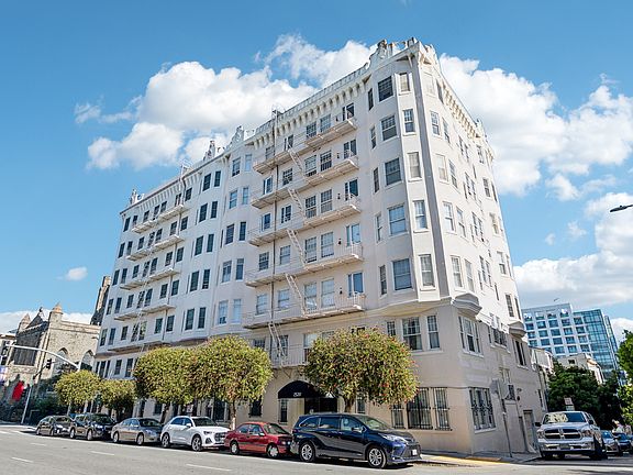 Side exterior view of the apartment building at 1520 Gough St, San Francisco, CA 94109, United States