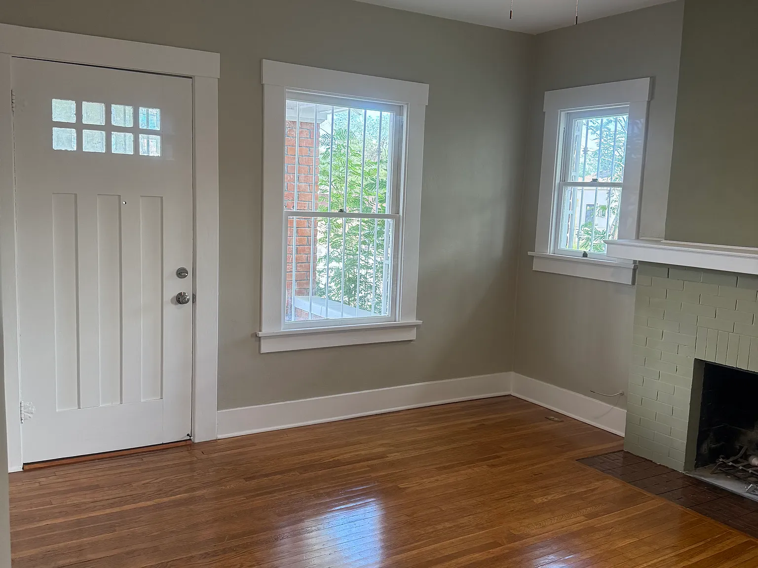 3 bed, 918 sqft, $2,200 — Photo 3