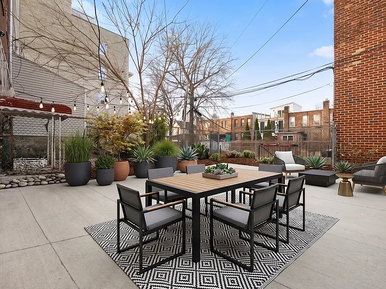 379 Hawthorne St #1W — Photo 3