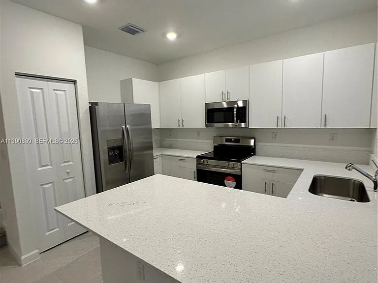 2889 SE 25rd 2889 Homestead #2889 — Photo 4