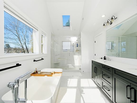 5th image of 115 Oxford Rd