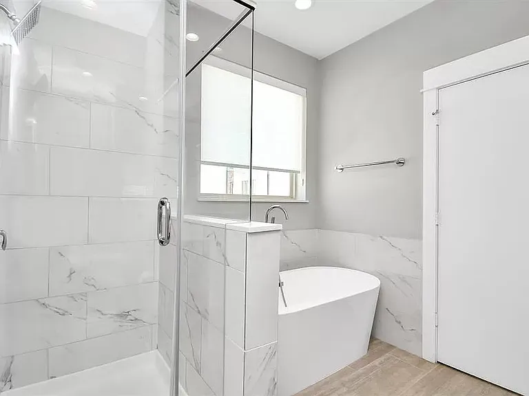 714 Clark St — Photo 12