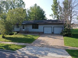 633 Clark St, Reedsburg, WI 53959
