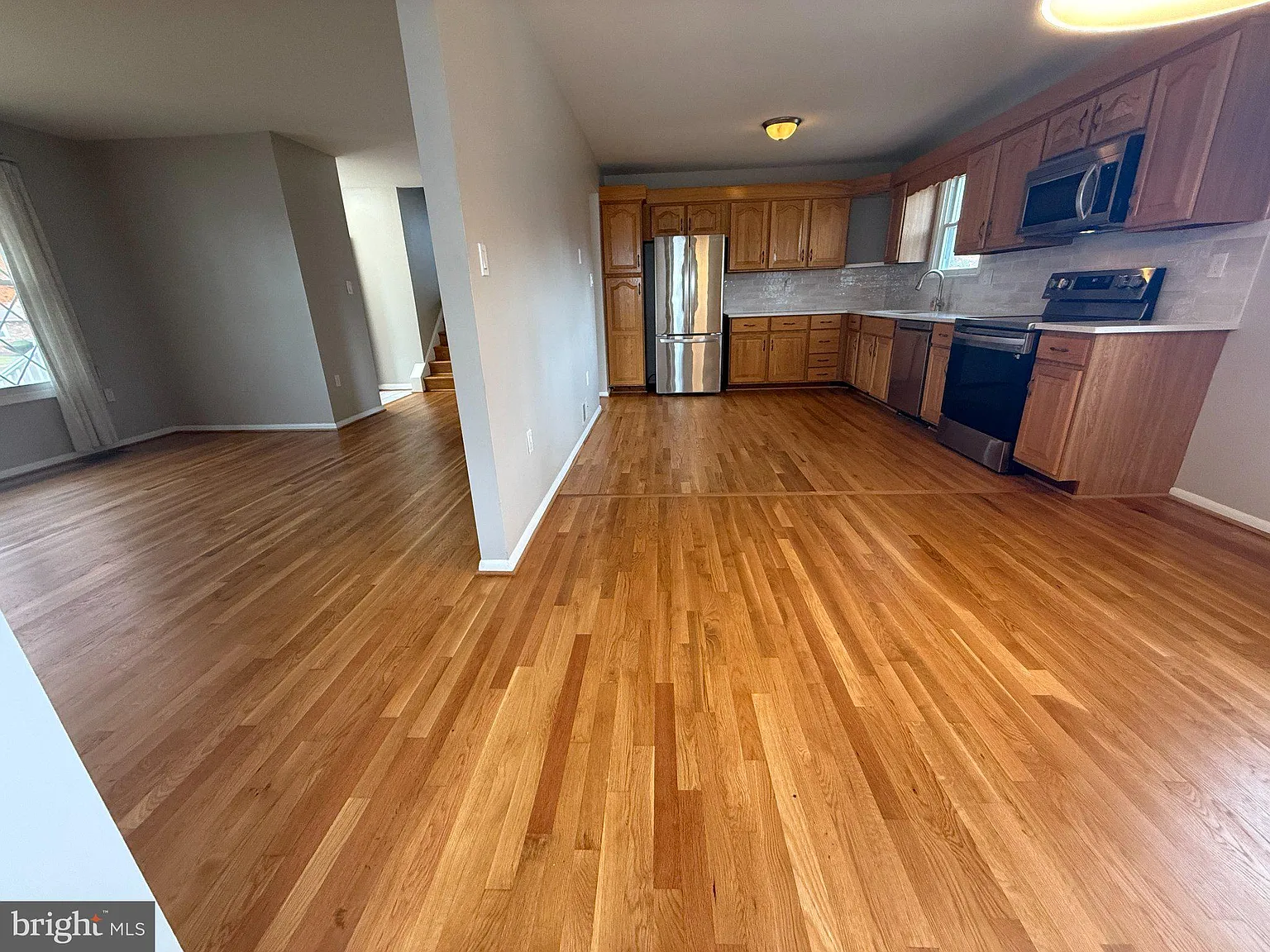 6 bed, 3.0 bath, 2875 sqft, $3,400 — Photo 3